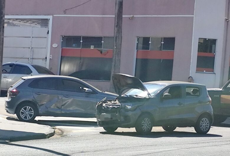 Acidente em cruzamento com histórico de colisões é registrado No Centro