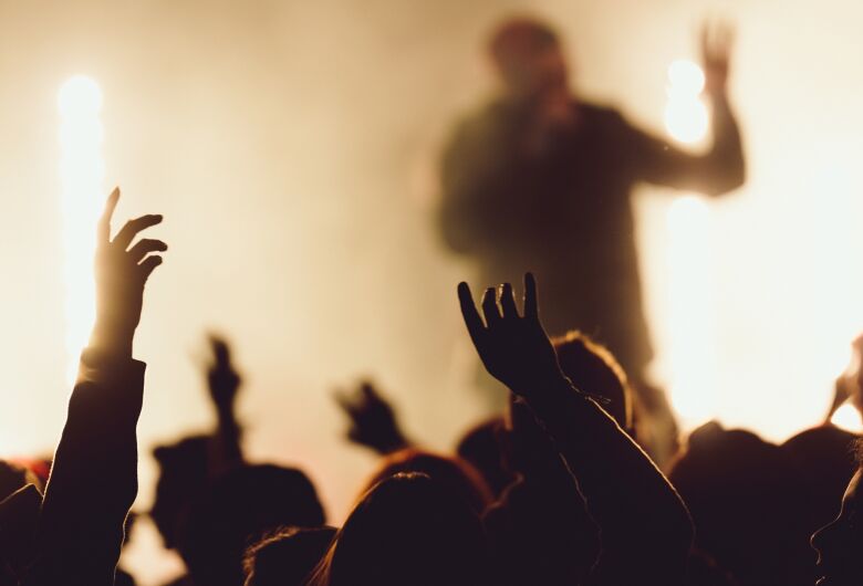 Culto com som alto gera reclamação por perturbação do sossego em bairro de São Carlos