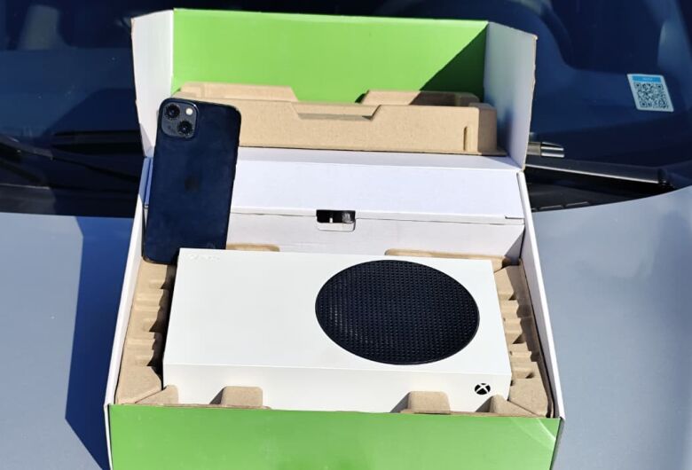 Golpe com dinheiro falso termina com jovem preso e eletrônicos apreendidos em São Carlos