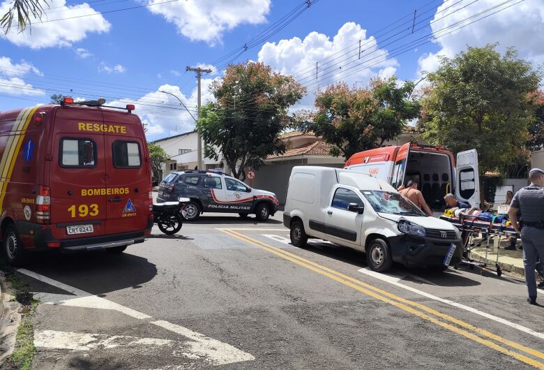 Colisão entre carro e moto deixa duas pessoa feridas no Jardim Alvorada 