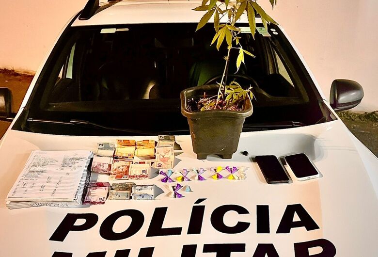 PM prende irmãos em Analândia por tráfico de drogas e receptação de moto adulterada