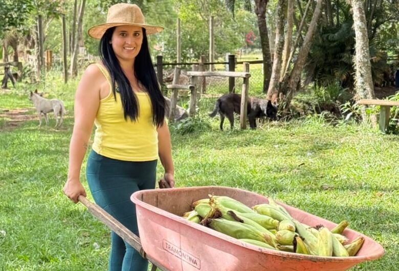 Pastel e bolinho de milho são destaques da Gabii do Milho na festa em Água Vermelha