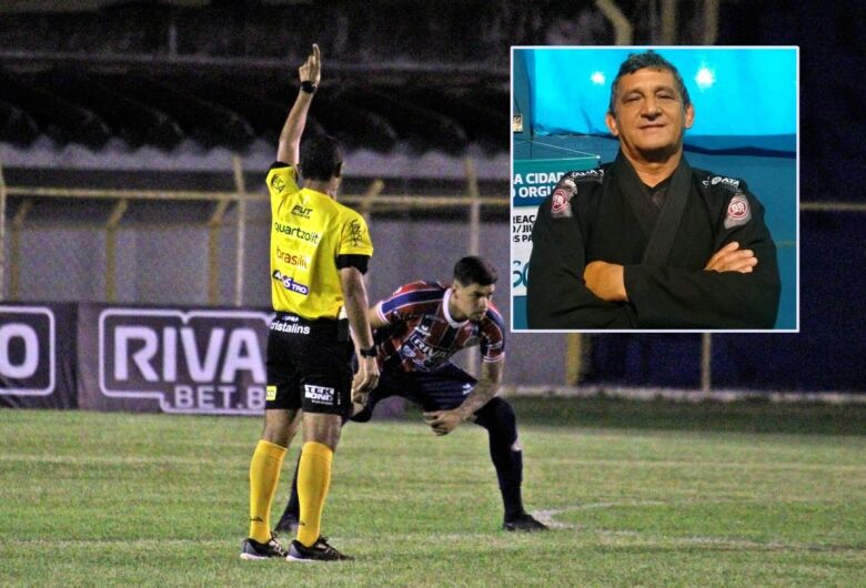 Um minuto de silêncio em homenagem ao Mestre Carlinhos Ronin 