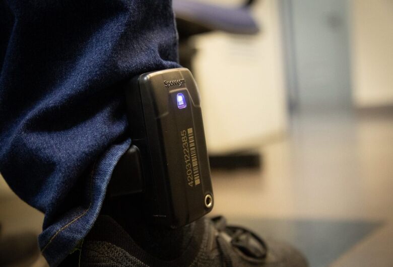 SP amplia uso de tornozeleira eletrônica para agressores e reforça proteção às mulheres