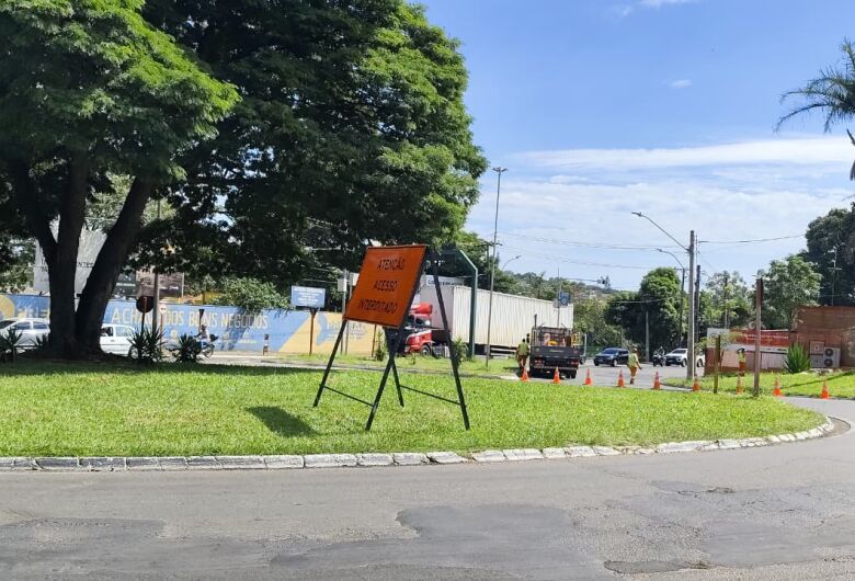 Trecho em frente ao SAMU é interditado para obras