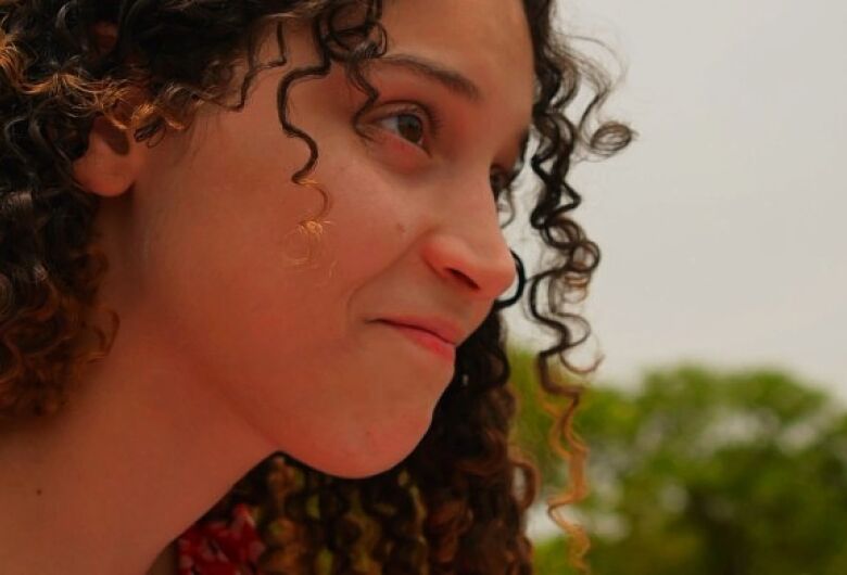 Cineasta são-carlense lança novo média-metragem e conquista público com universo de super-heróis