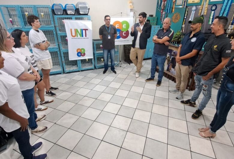 FESC inicia formação profissional em estética animal com curso de Banho e Tosa