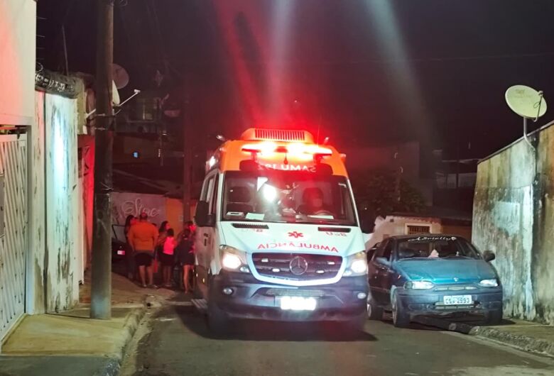 Homem fica gravemente ferido após ser esfaqueado no Jardim Gonzaga