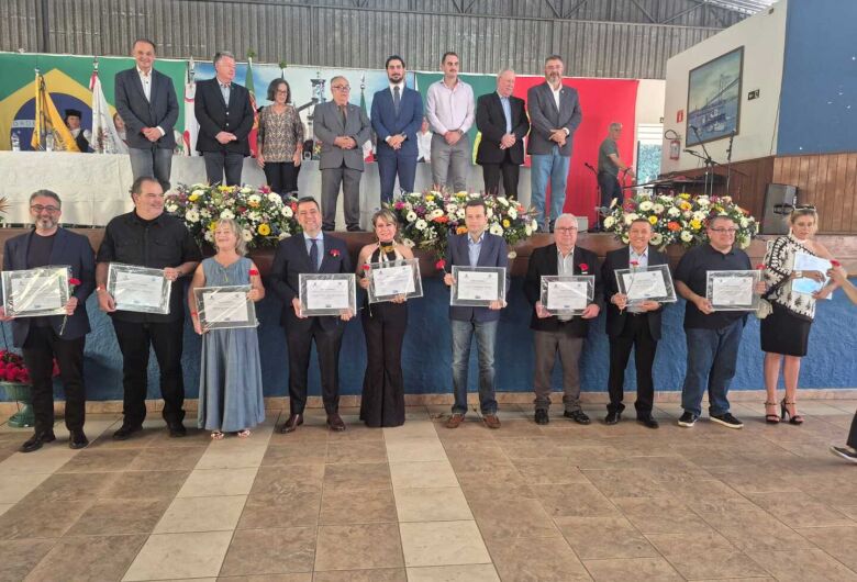 Empresária são-carlense é homenageada em tripla comemoração da comunidade portuguesa em São Paulo