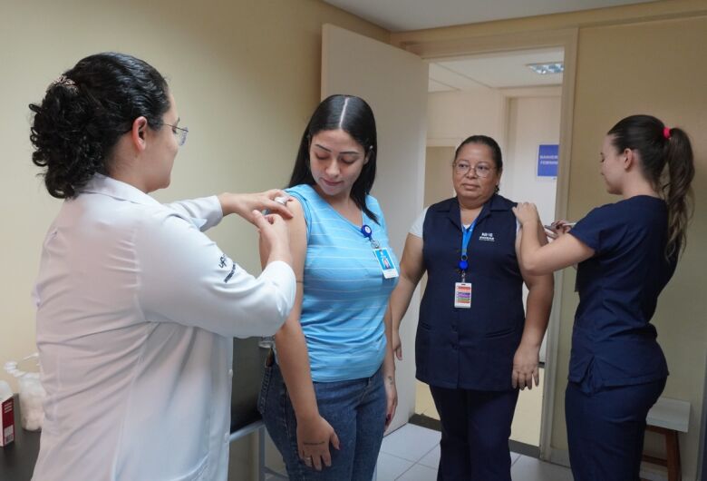 Santa Casa aplica cerca de 700 doses em colaboradores em campanha contra a gripe