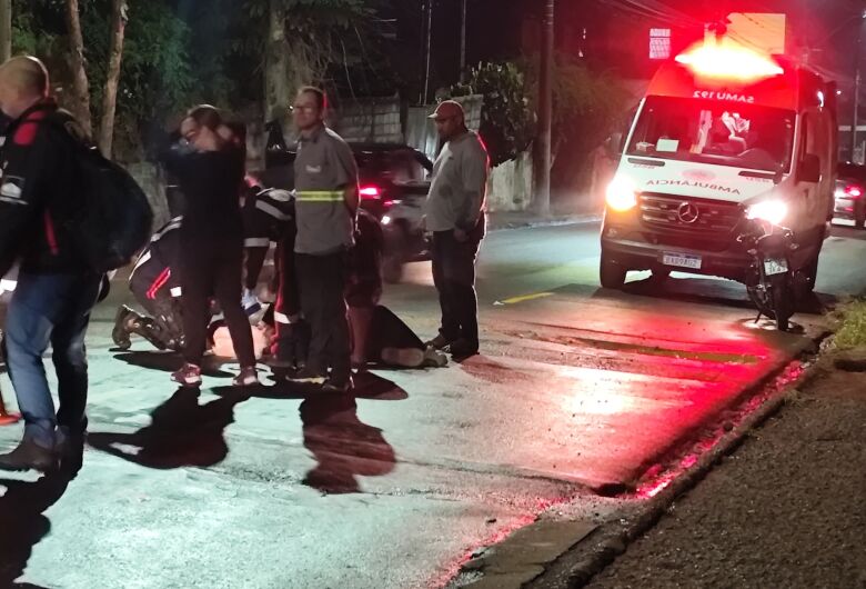 Motociclista fica ferida após queda no bairro Jacobucci 