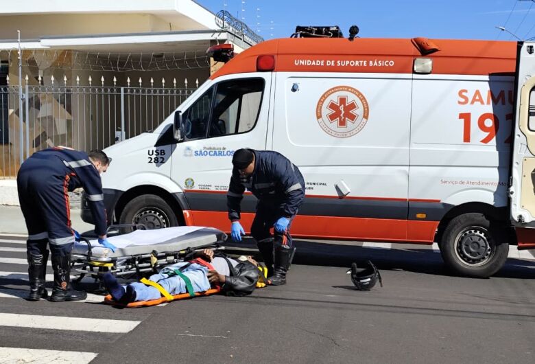 Motociclista fica ferido após colisão com carro na Vila Monteiro