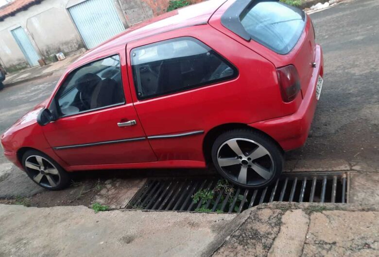 Gol é furtado no Centro e proprietário pede ajuda