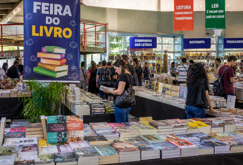 XXI Feira do Livro da UFSCar acontece de 5 a 7 de maio; descontos chegam a 70%
