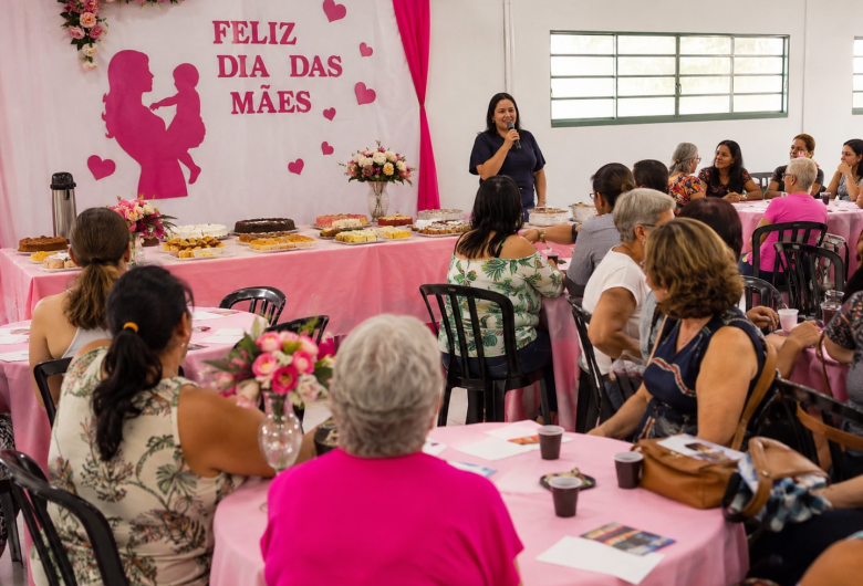 Centro Comunitário promove café da tarde especial em homenagem ao Dia das Mães em Ibaté