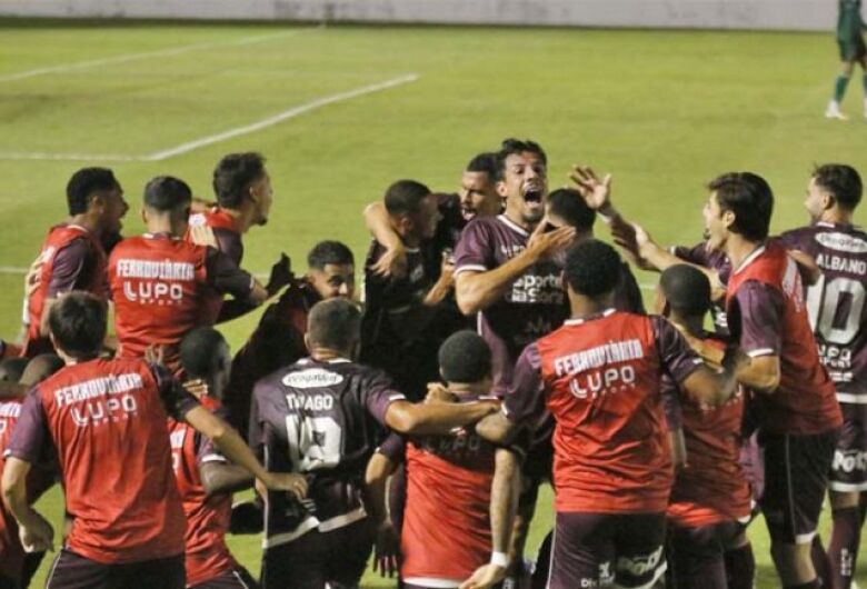 Ferroviária empata com Ituano, garante acesso e volta à elite paulista