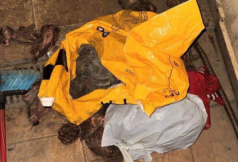 Homem é preso pela Força Tática com 25 quilos de fios de cobre