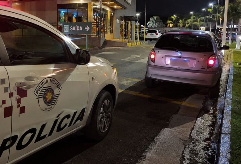Discussão após batida em estacionamento termina em agressões no Centro de São Carlos