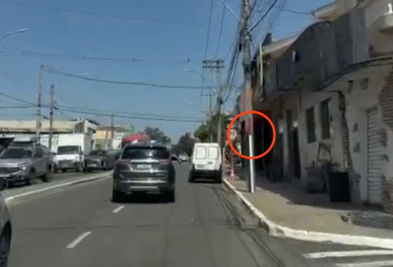 Motoristas continuam reclamando de gargalo na avenida Professor Luís Augusto de Oliveira e pedem providências