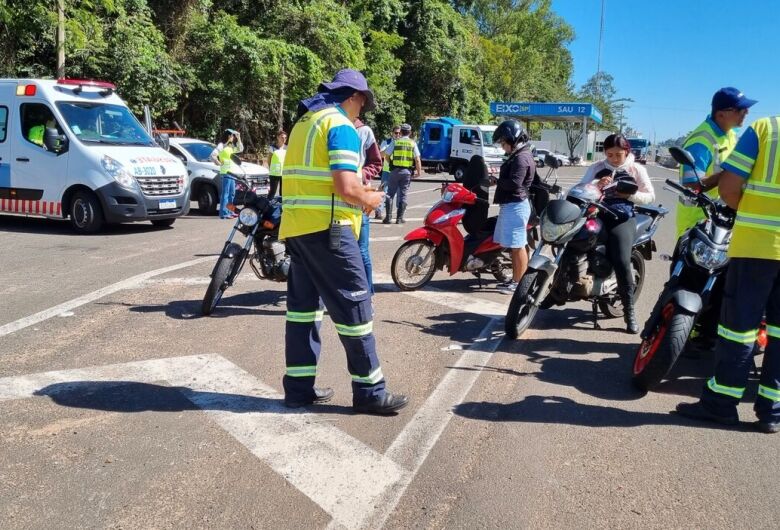 Eixo SP promove ações para motociclistas e caminhoneiros na Washington Luís