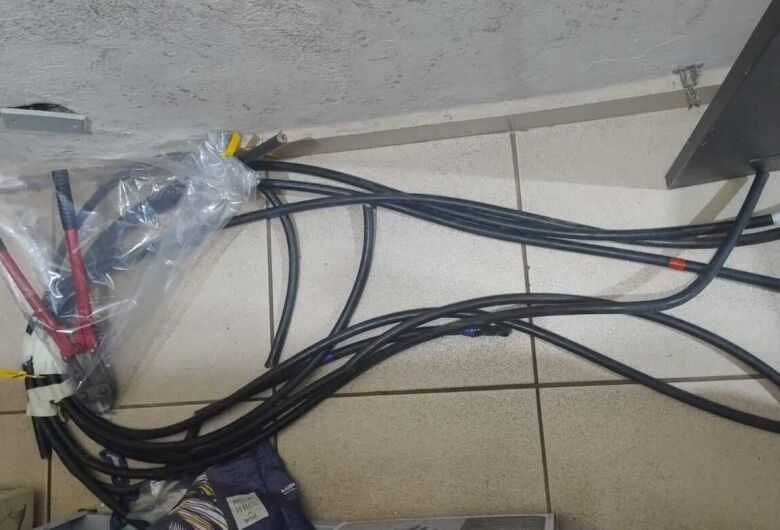 Funcionário é preso em flagrante após furtar fios dentro de empresa na Vila Izabel
