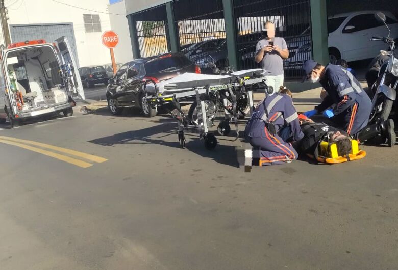 Motociclista fica ferido após colisão frontal no Jacobucci