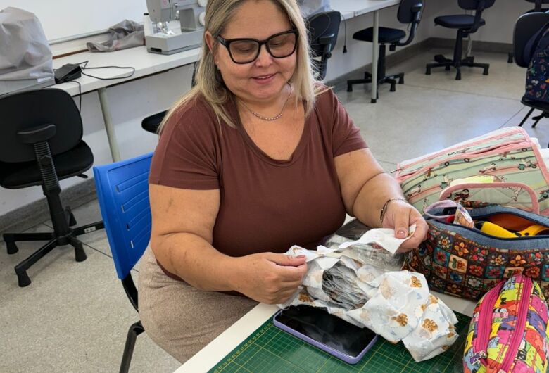 Alunas da FESC participam de oficina artesanal voltada ao universo infantil