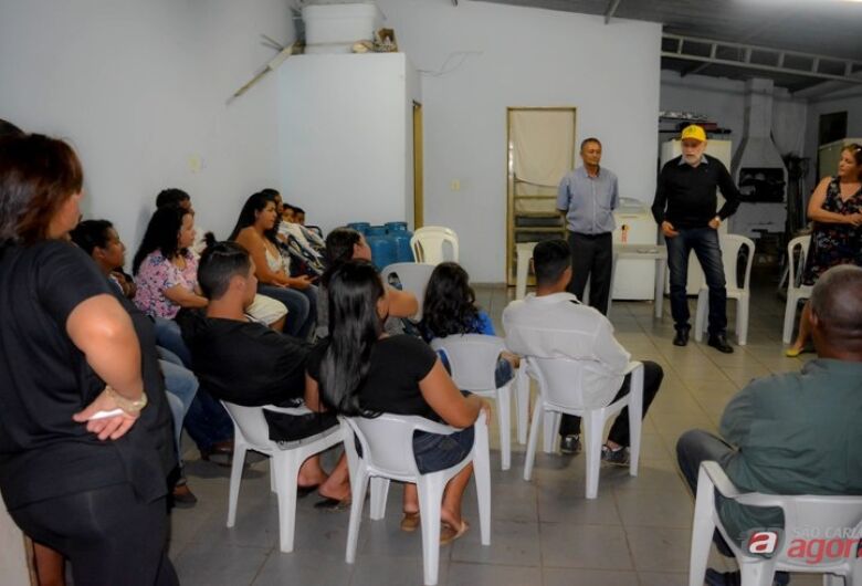 Grupo de ambulantes faz reivindicações a Airton Garcia