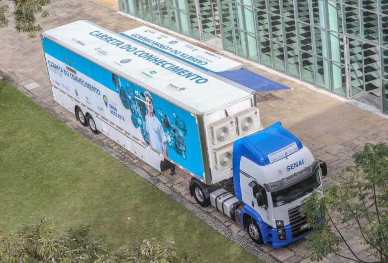 Carretas do Conhecimento da Fundação Volkswagen chegam a São Carlos