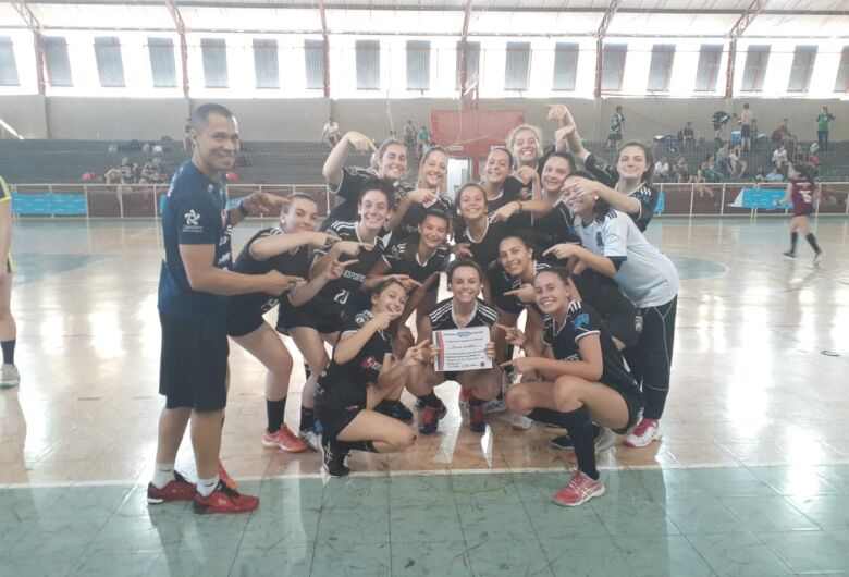 Handebol feminino dá show da Copa Derla e acumula vitórias