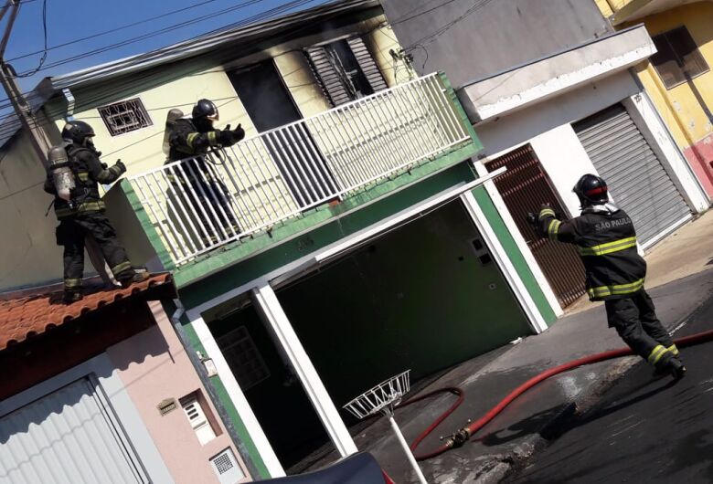 Fogo destrói salão de beleza no Jockey Club