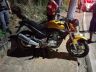 Corpo e a moto da vítima estavam em um matagal na serra do Aracy