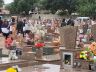 Movimento intenso no cemitério Nossa Senhora do Carmo