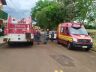Carro ficou enroscado em árvore após capotar no Botafogo