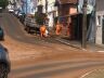 Funcionários limpam ruas centrais da cidade
