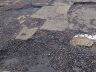 Em estado de “esfarelamento”: moradores querem melhorias em rua no Tangará