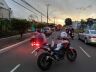 Motociclista sendo socorrido pelo Samu
