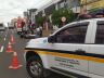 Motociclista no momento em que era socorrida pelo Samu