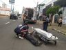 Motociclista no momento em que era socorrida pelo Samu