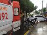 Motociclista é atendido após a queda: fratura na perna direita