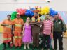 Murilo e seus heróis durante festa de aniversário: doses cavalares de empatia e carinho