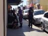 Vítima sendo atendida pelos socorristas do Samu