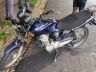 Para-brisas do veículo quebrou após impacto do corpo do motociclista