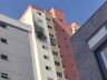 13º andar foi consumido pelas chamas em edifício de apartamentos