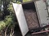 Caminhão ficou imobilizado entre árvores no canteiro central da SP-310