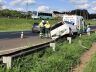Veículo, sem controle, subiu no guardrail da SP-310