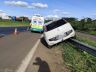 Veículo, sem controle, subiu no guardrail da SP-310