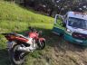 Motociclista é atendido por socorristas: encaminhado à Santa Casa