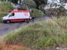 Carro ficou imobilizado em um barranco na Bernardino Fernandes Nunes