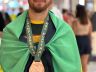 Orgulhoso, Ítalo Matheus exibe a medalha de bronze obtida no Mundial
